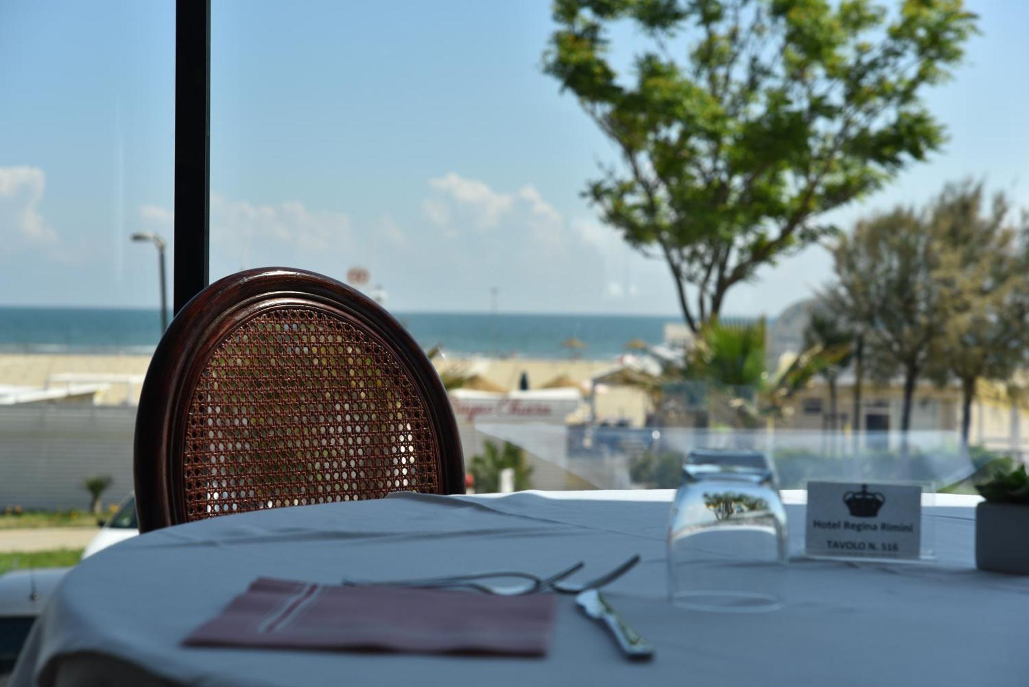 Hotel Regina Fronte Mare Rimini Buitenkant foto