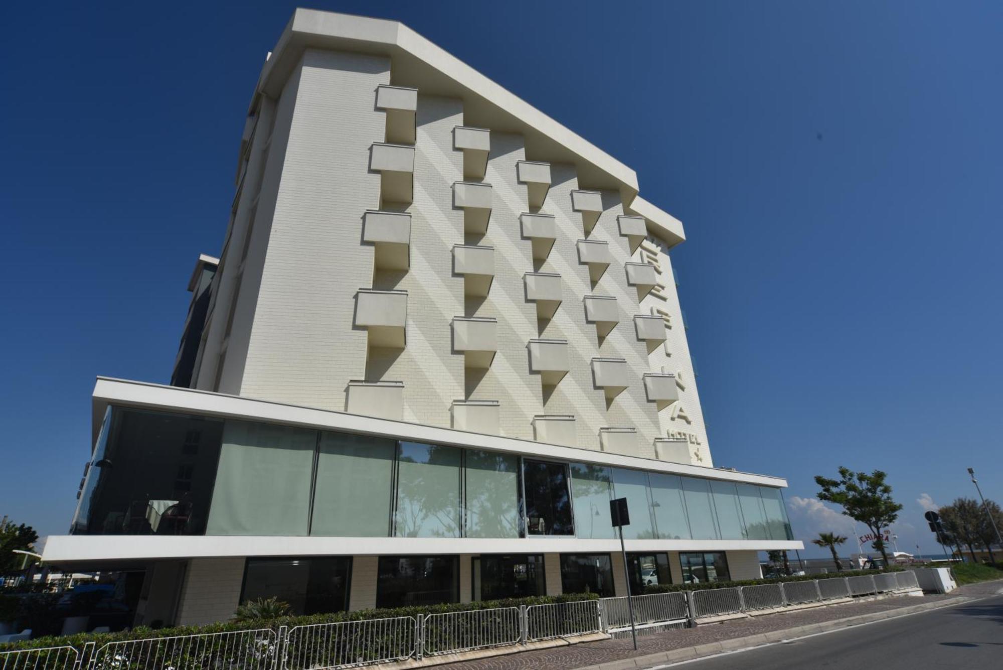 Hotel Regina Fronte Mare Rimini Buitenkant foto