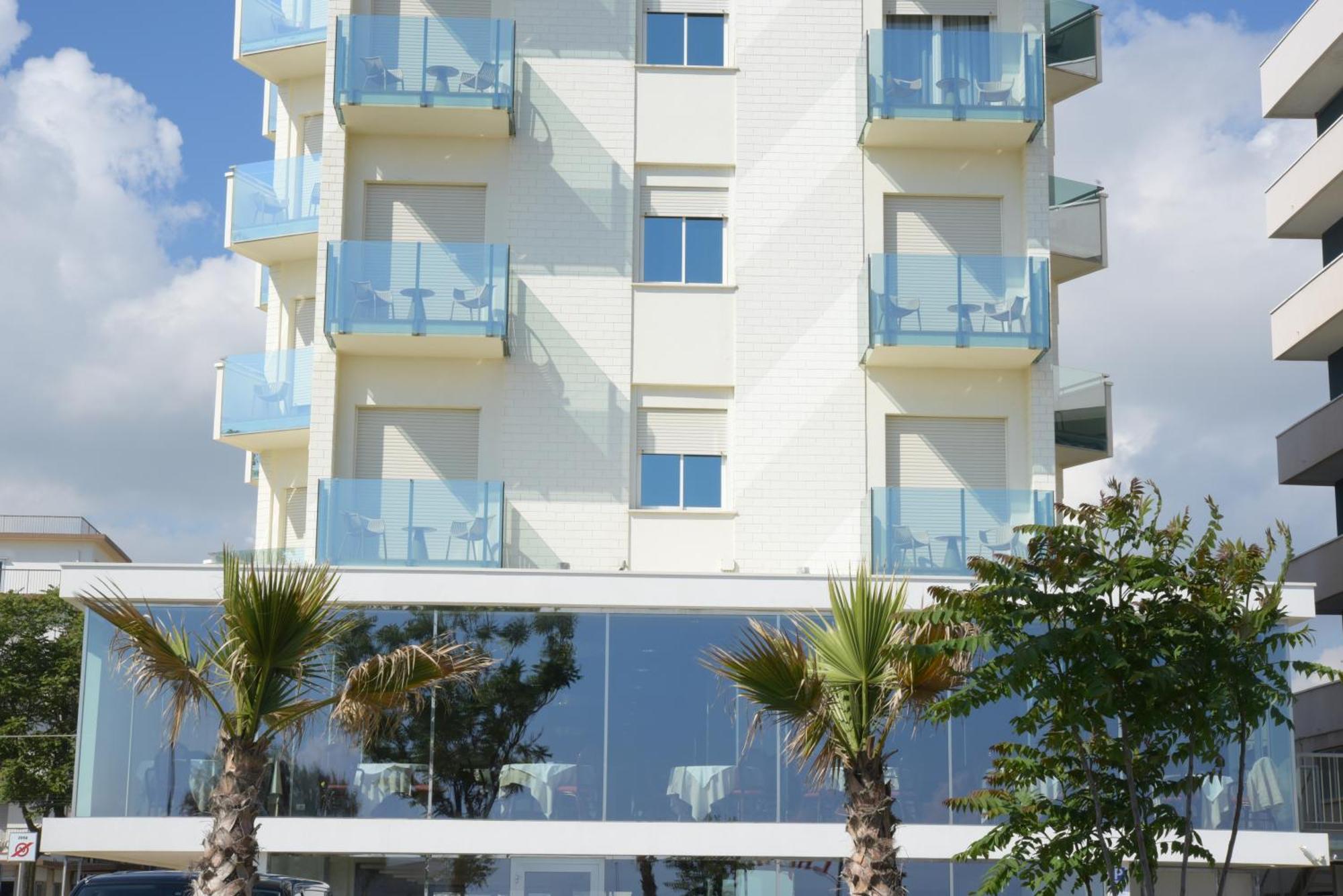 Hotel Regina Fronte Mare Rimini Buitenkant foto