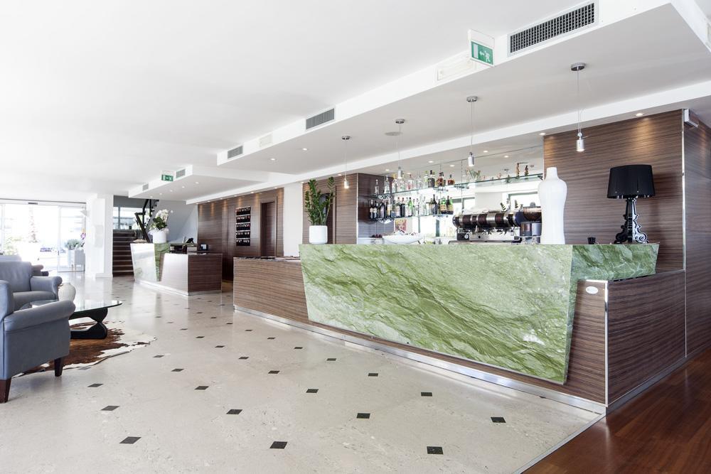 Hotel Regina Fronte Mare Rimini Buitenkant foto