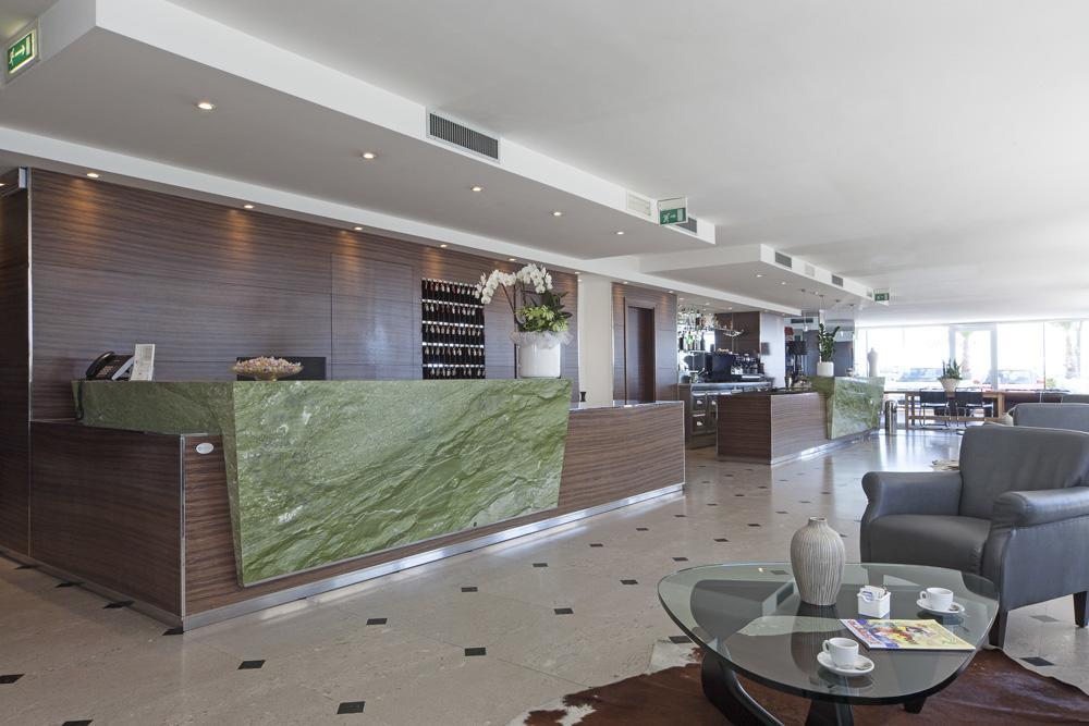Hotel Regina Fronte Mare Rimini Buitenkant foto